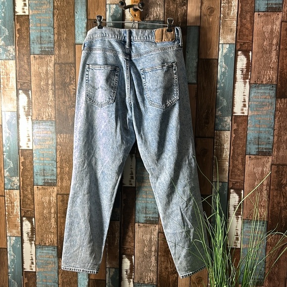 American Eagle flex 29x30 acid washed high waisted jeans - Picture 9 of 16